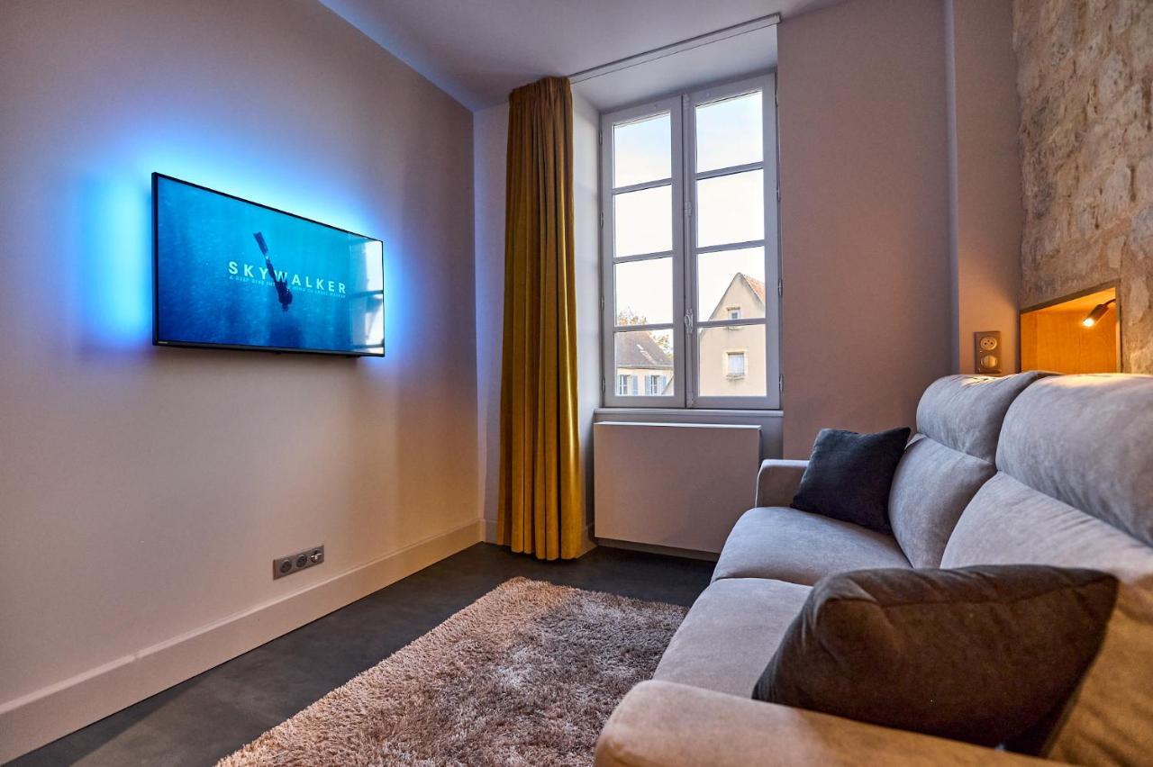 Les Suites Du Palais: Luxe 4-Star Apartment with Cathedral Views Nevers Exterior photo
