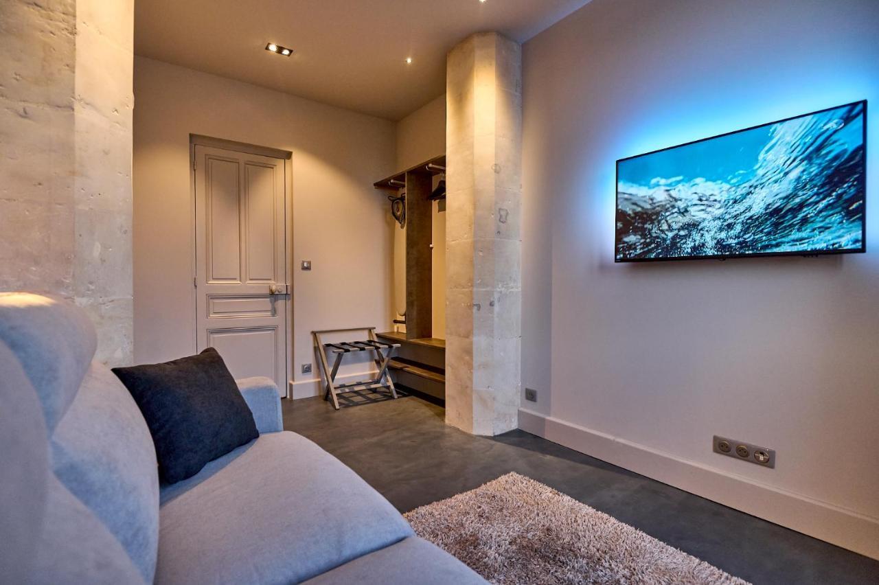 Les Suites Du Palais: Luxe 4-Star Apartment with Cathedral Views Nevers Exterior photo