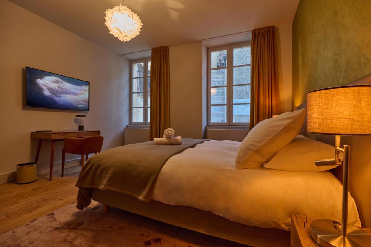 Les Suites Du Palais: Luxe 4-Star Apartment with Cathedral Views Nevers Exterior photo