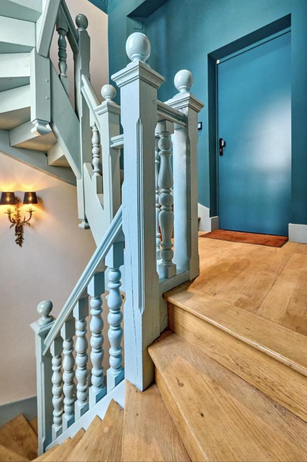 Les Suites Du Palais: Luxe 4-Star Apartment with Cathedral Views Nevers Exterior photo