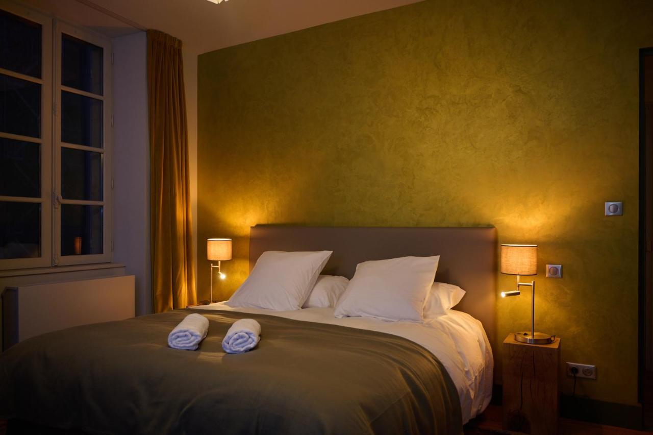 Les Suites Du Palais: Luxe 4-Star Apartment with Cathedral Views Nevers Exterior photo