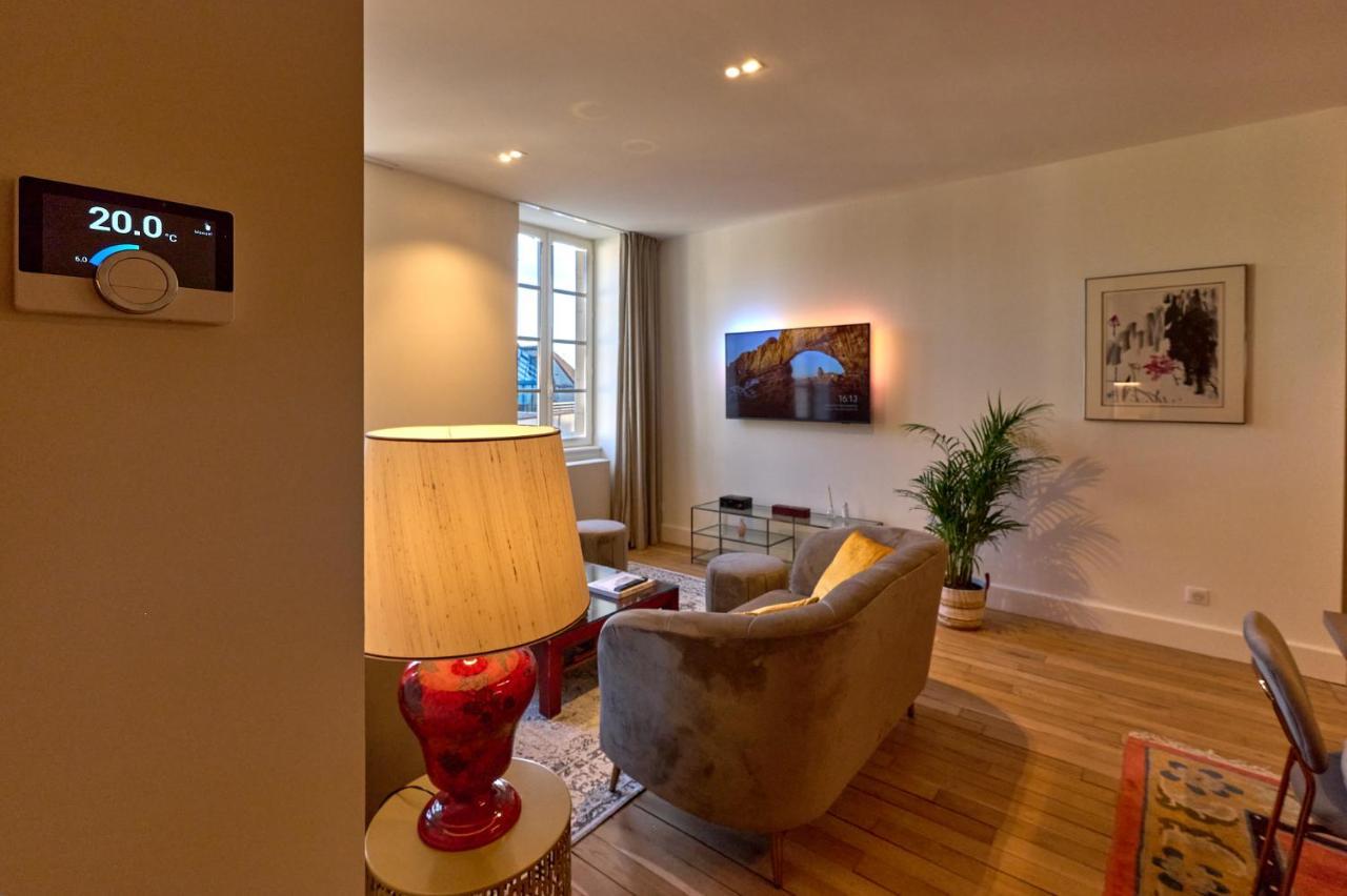 Les Suites Du Palais: Luxe 4-Star Apartment with Cathedral Views Nevers Exterior photo